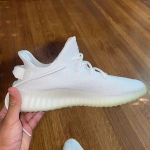 Yeezy Boost 350 V2 “Triple White”